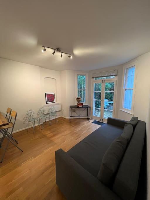 لندن Lovely 1 Bedroom Apartment In West Kensington المظهر الخارجي الصورة