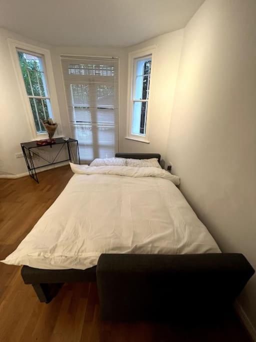 لندن Lovely 1 Bedroom Apartment In West Kensington المظهر الخارجي الصورة