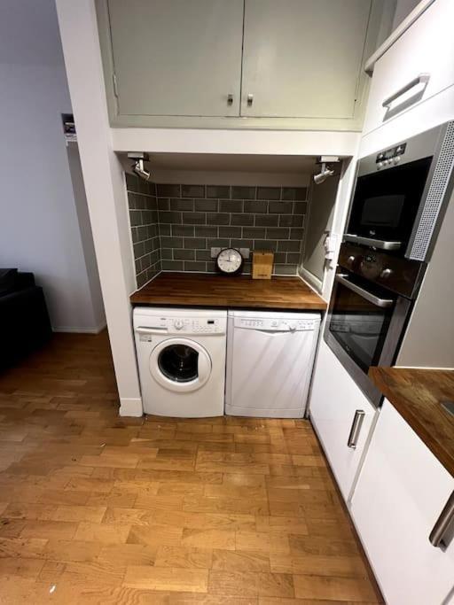 لندن Lovely 1 Bedroom Apartment In West Kensington المظهر الخارجي الصورة